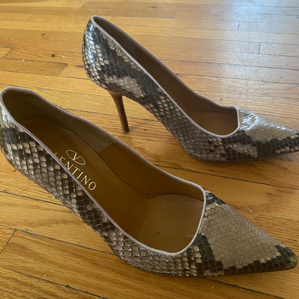 Valentino Snake Skin pumps size 8.5